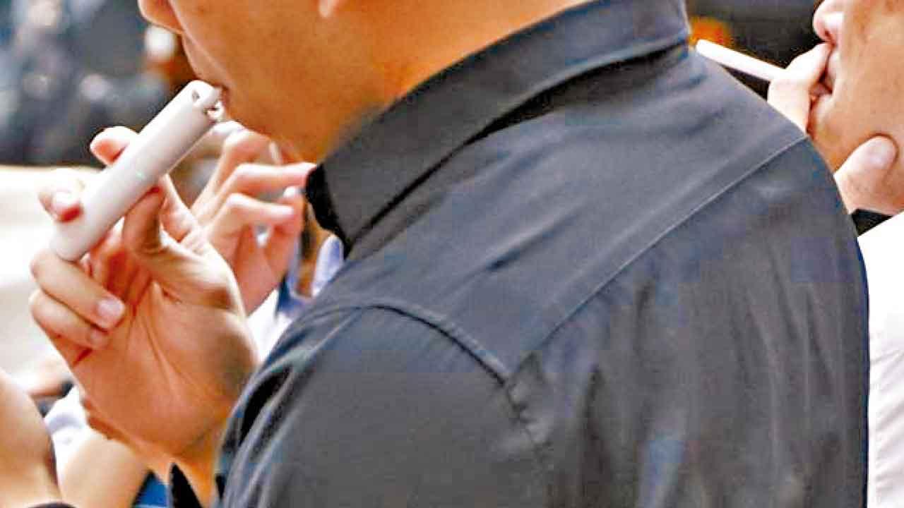 港府禁止電子煙及另類吸煙產品轉口,將整個電子煙轉口行業送給鄰近地區。(資料圖片)