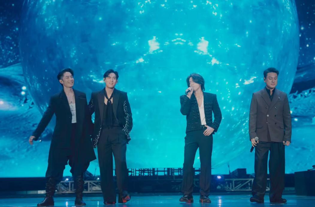 F4於本月 (12日) 擔任五月天《5525 回到那一天》台北尾場演唱會的嘉賓。(相信音樂截圖)