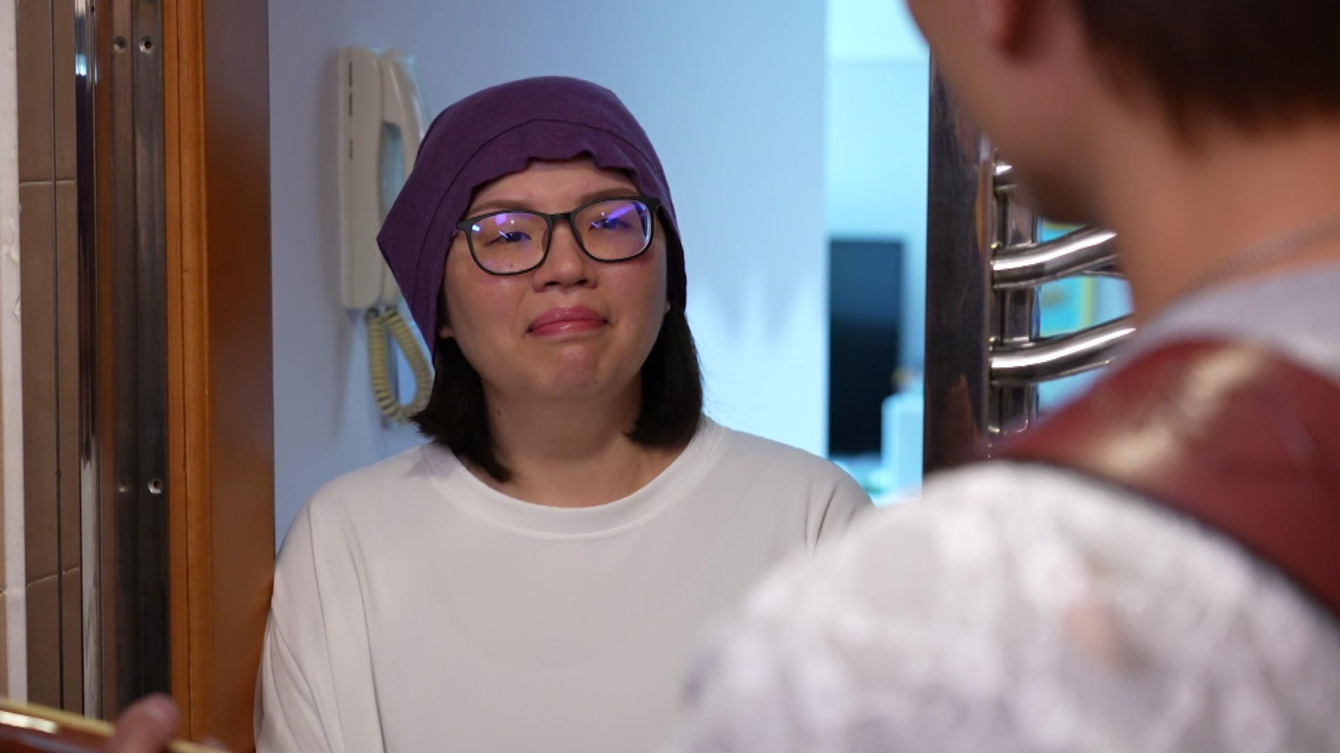 黃劍文就去一位患有腦病女士Yoyo屋企,幫他的老公David傳遞心意。