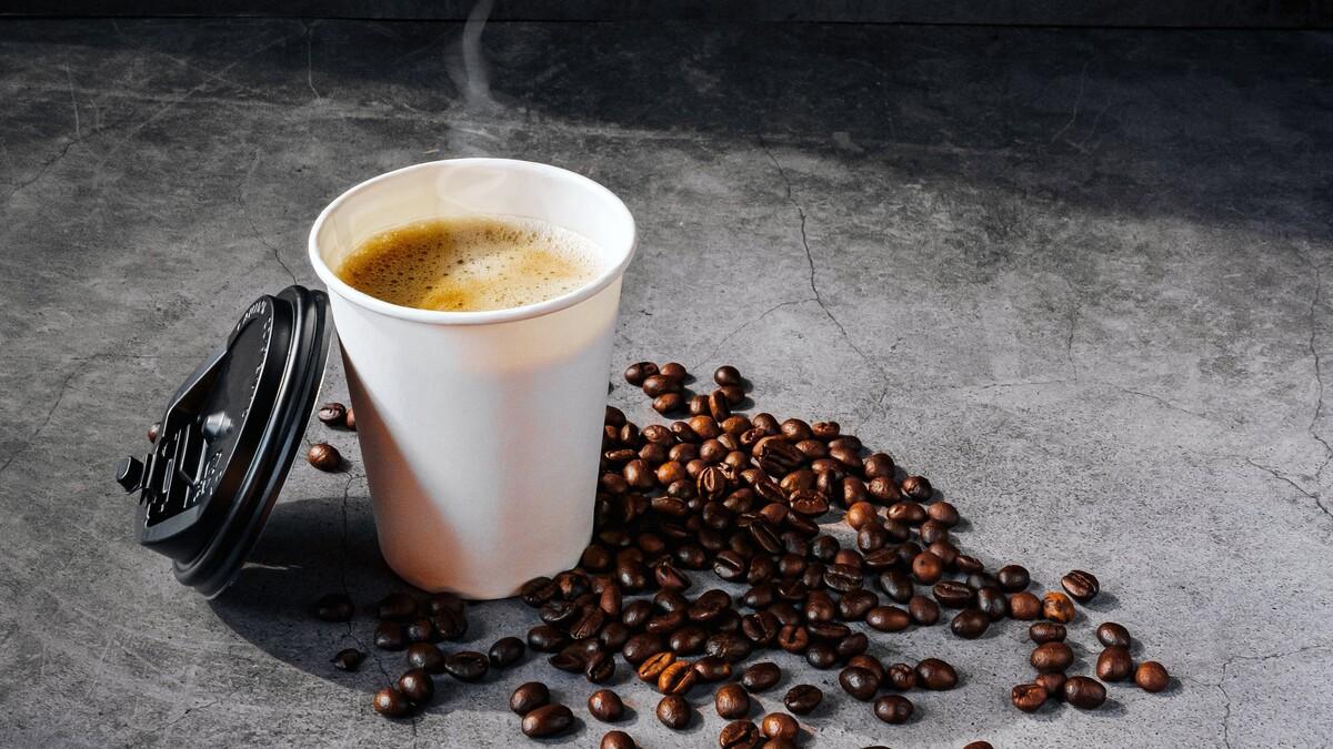 在運動前60分鐘內適量攝取咖啡因,有助提升整體訓練強度與表現,這使咖啡因成為許多運動員的補給選擇。