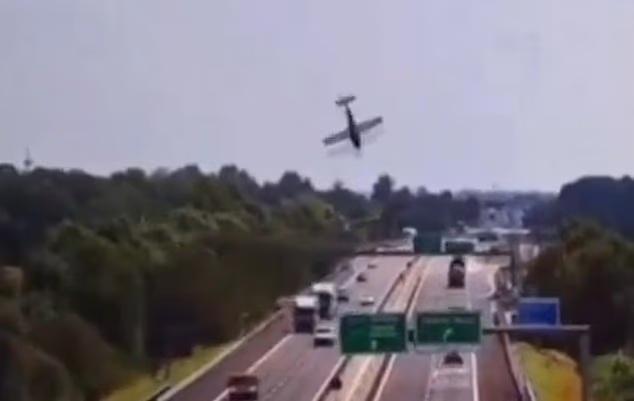 意大利飛機墜落車來車往公路爆炸 70歲機師與60歲伴侶雙雙喪命(有片)