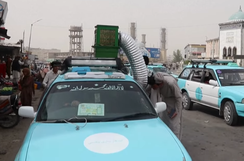 阿富汗氣溫達40度 的士司機自製冷氣機安裝車頂上