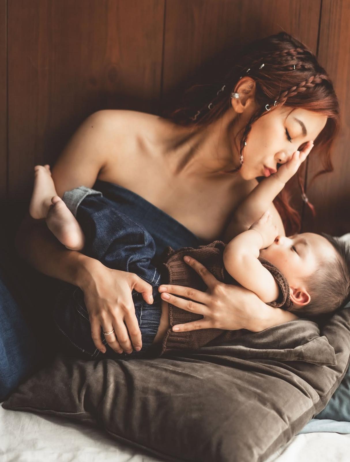 何雁詩兒子Ashe患上罕見基因突變病天使綜合症,為她帶來了沉重打擊。