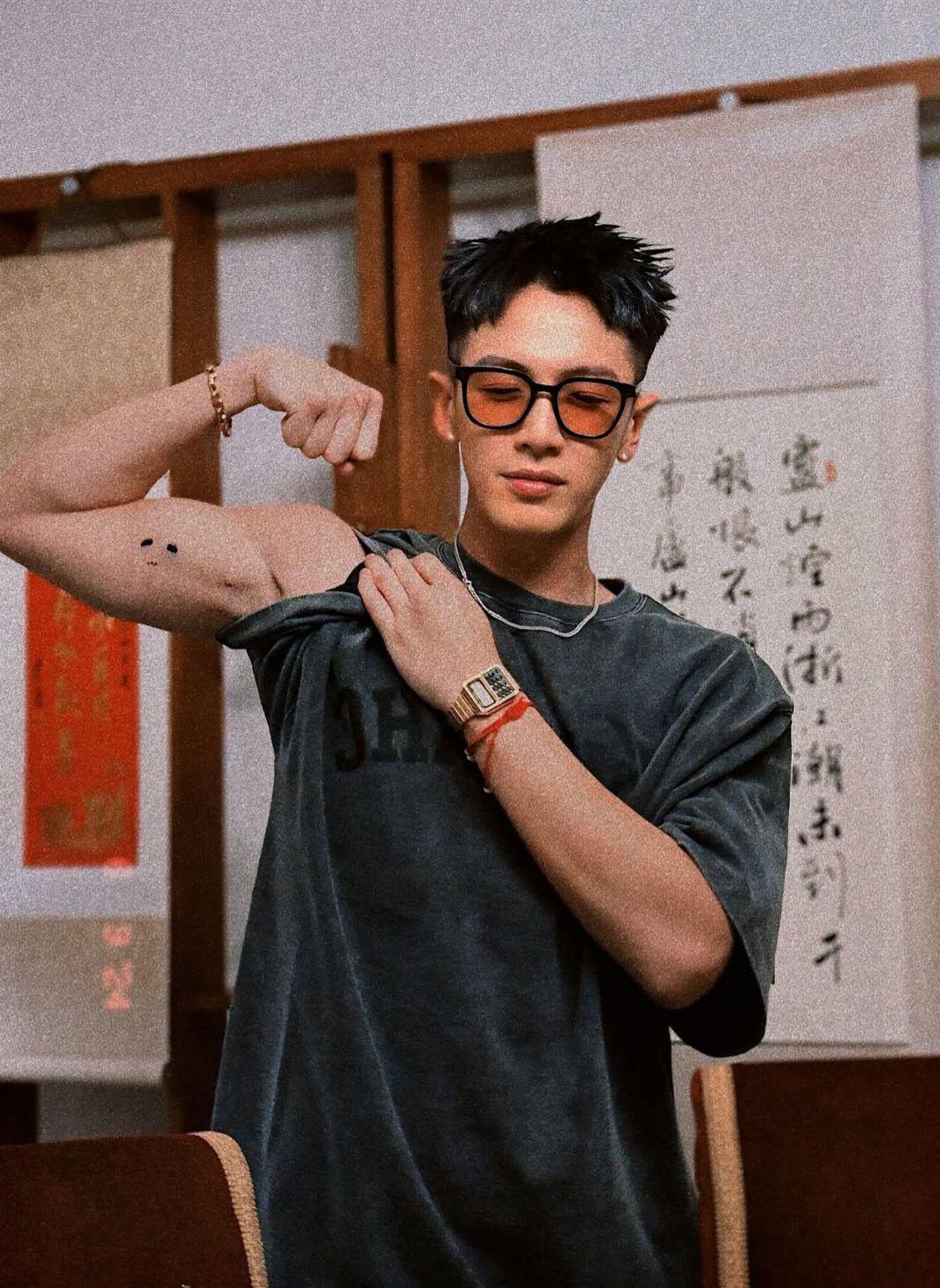 蕭亞軒與柯震東相差12載的姐弟戀曾矚目中港台。