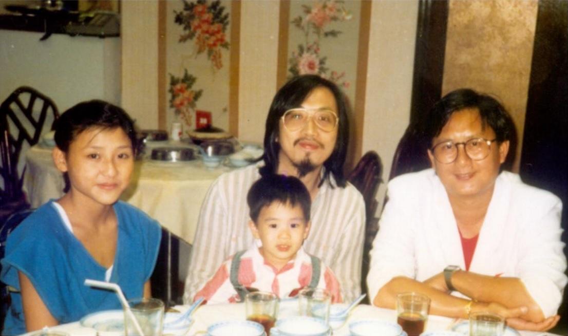 劉美君在18歲已緣給黃泰來。