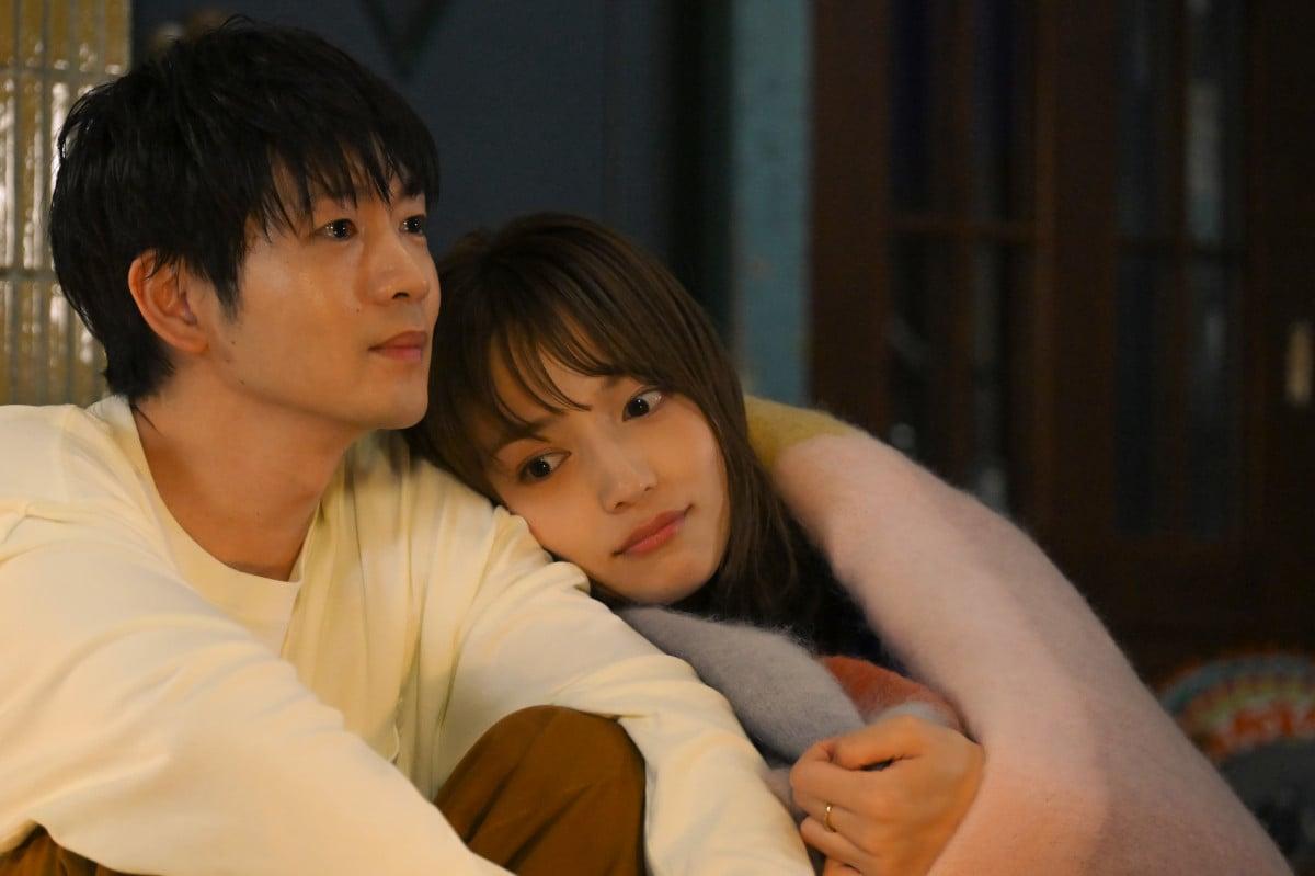 松下洸平跟《9Border》拍檔川口春奈亦傳過緋聞。