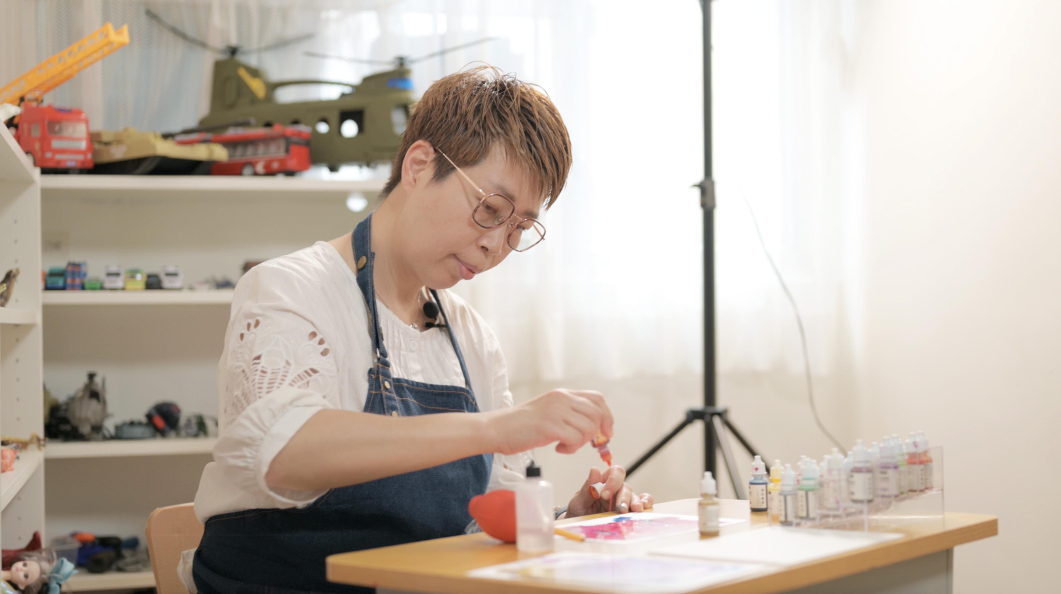 酒精墨水畫及遊戲治療助SEN學生及家人緩解壓力,重拾勇氣面對不友善對待