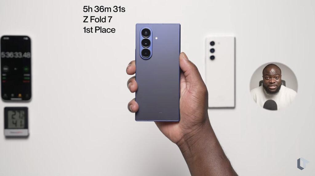 Z Fold7 在耗電測試中以 5 小時 36 分 31 秒成績,稍勝前代 Z Fold6 的 5 小時 15 分 15 秒,比 Z Fold5 的 4 小時 32 分 17 秒提升明顯。