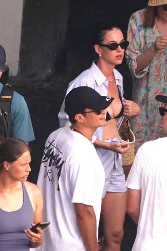 之後再會合前夫奧蘭多。