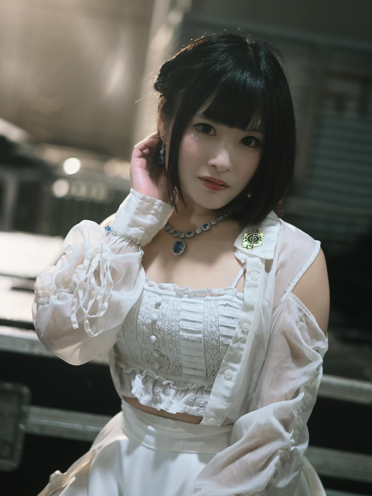 乙女新夢隊長Rika既偶像,又是粵劇老師兼花旦。