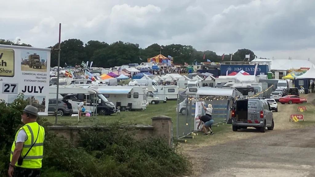 頭髮卡住遊樂設施硬扯 18歲少女三分一頭皮被撕開