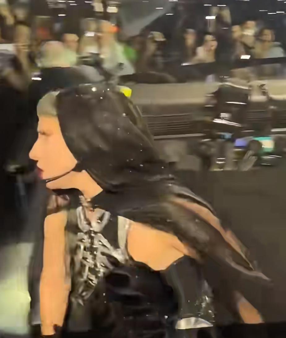 最近有網民在小紅書分享Lady Gaga於本月中在美國拉斯維加斯舉行巡迴演唱會的演出影片。