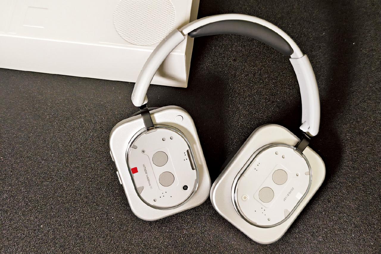 Nothing Headphone (1)
