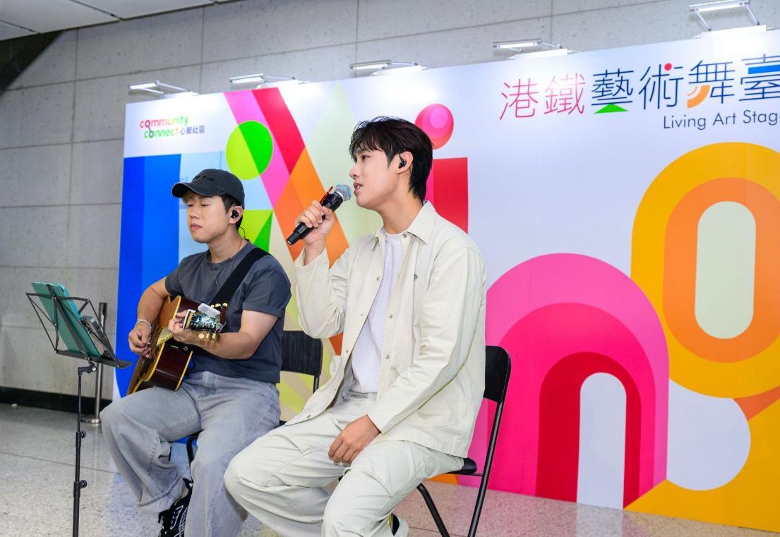 曾傲棐Arvin日前出席「港鐵藝術舞台」夏日音樂會