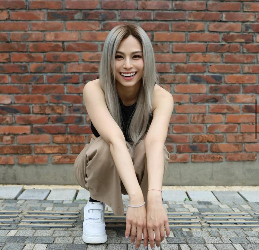 Gin Lee拔罐晒鮮血紙巾抽出「粘連」