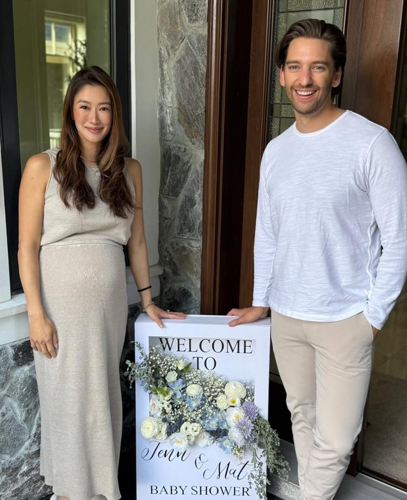 據聞Mathew是一間大型傢具連鎖店的北美區零售總監。