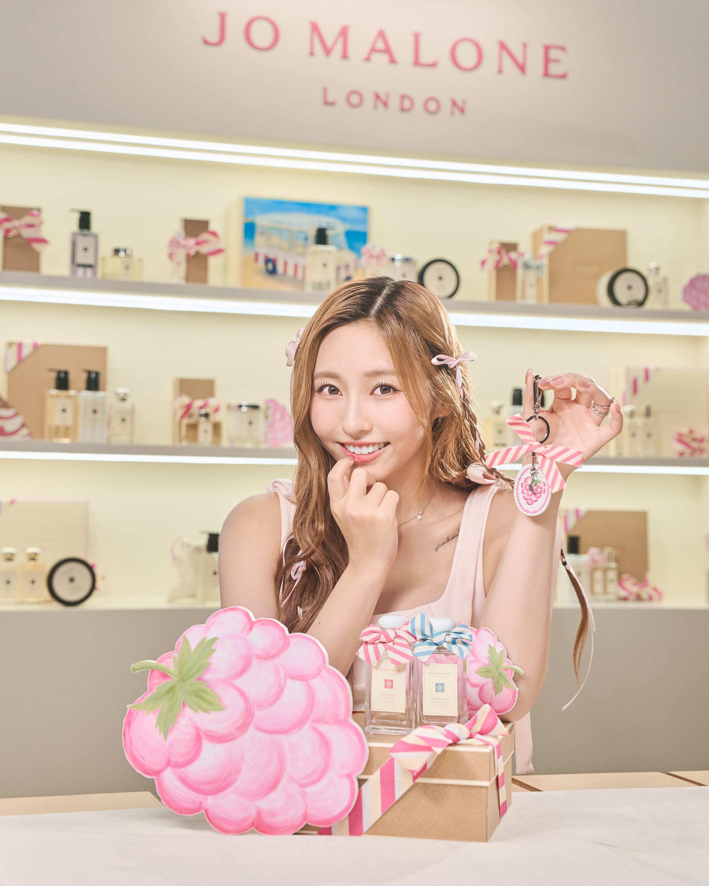 Ivy So與Candy率先參加英倫陶繪吊飾工作坊