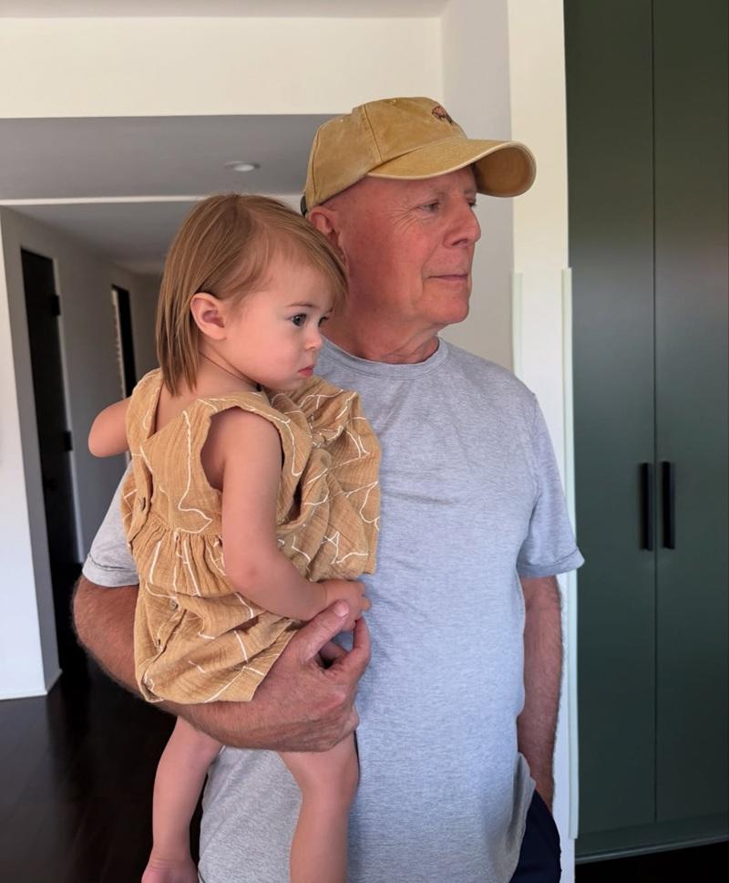 抱著孫女有點神情呆滯,令人不勝唏噓。