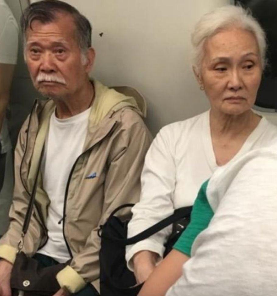 唐佳與雪妮結婚已逾50載,是圈中恩愛夫妻,出入都形影不離。