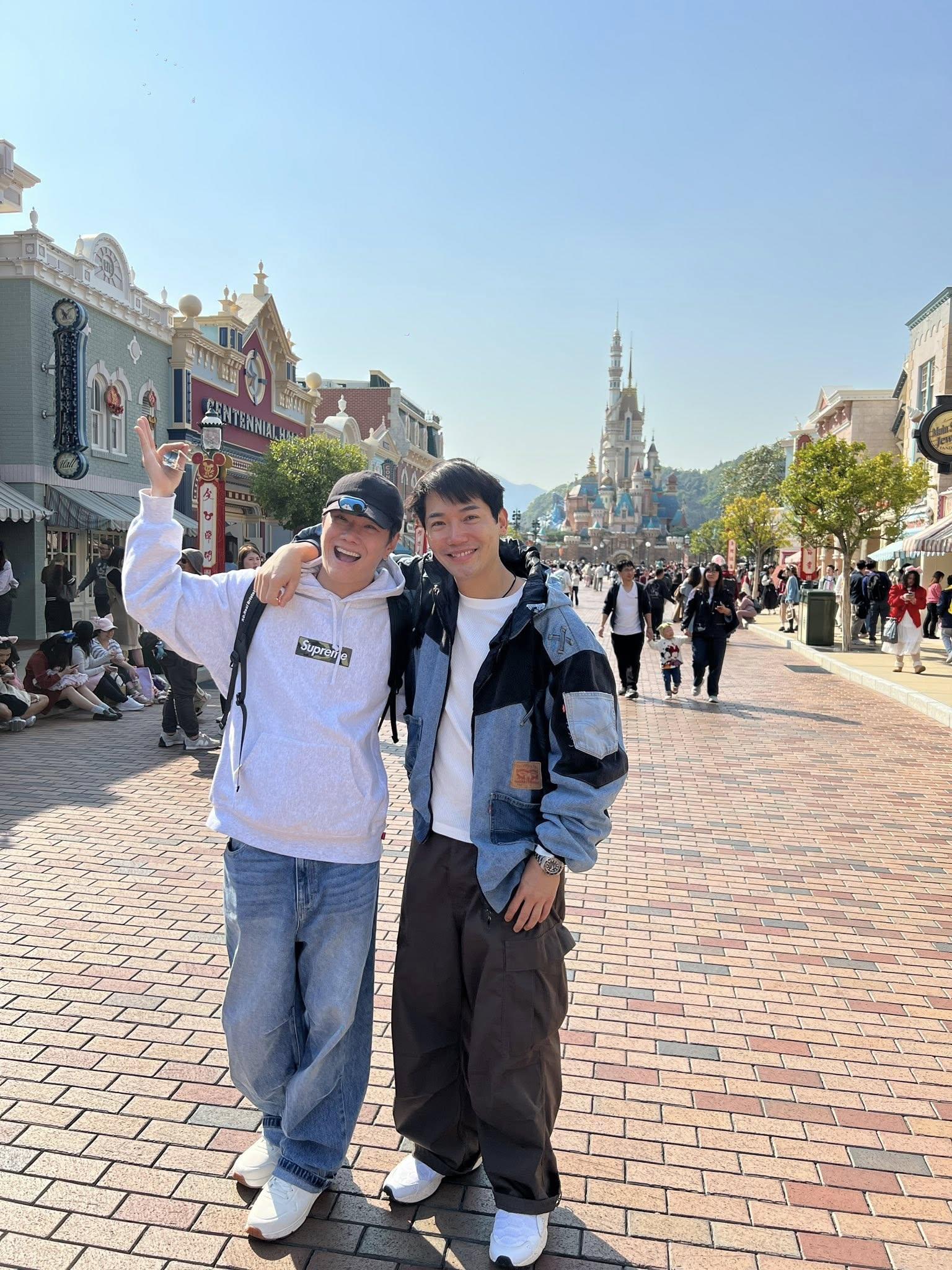 黃建東與張與辰私下是好朋友。