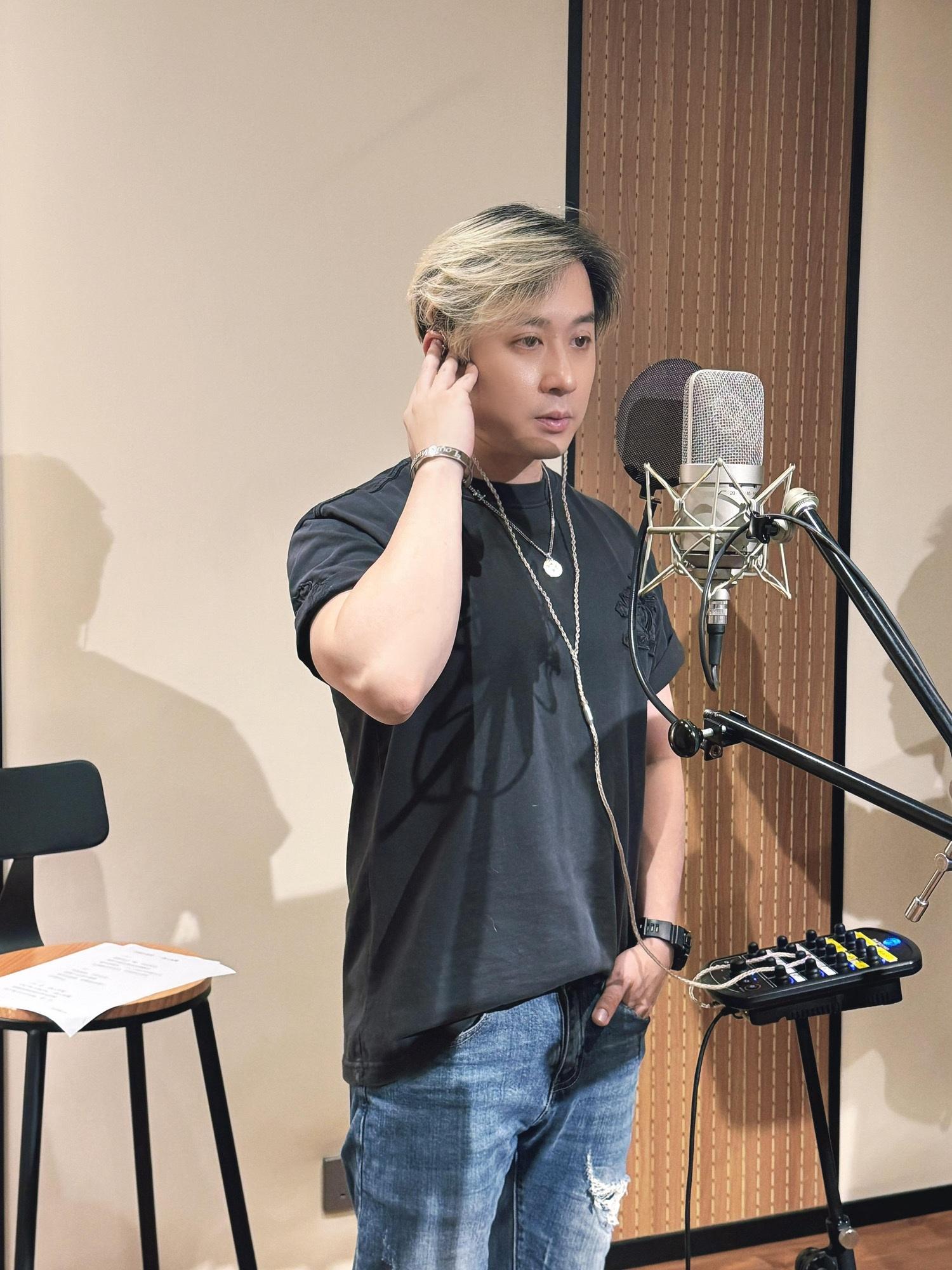 涂家堯因病了過多星期,把錄音期推遲了,可能太緊張自己首支歌曲,俾了很大壓力自己,今次將自己的情感全部投放在歌曲上。