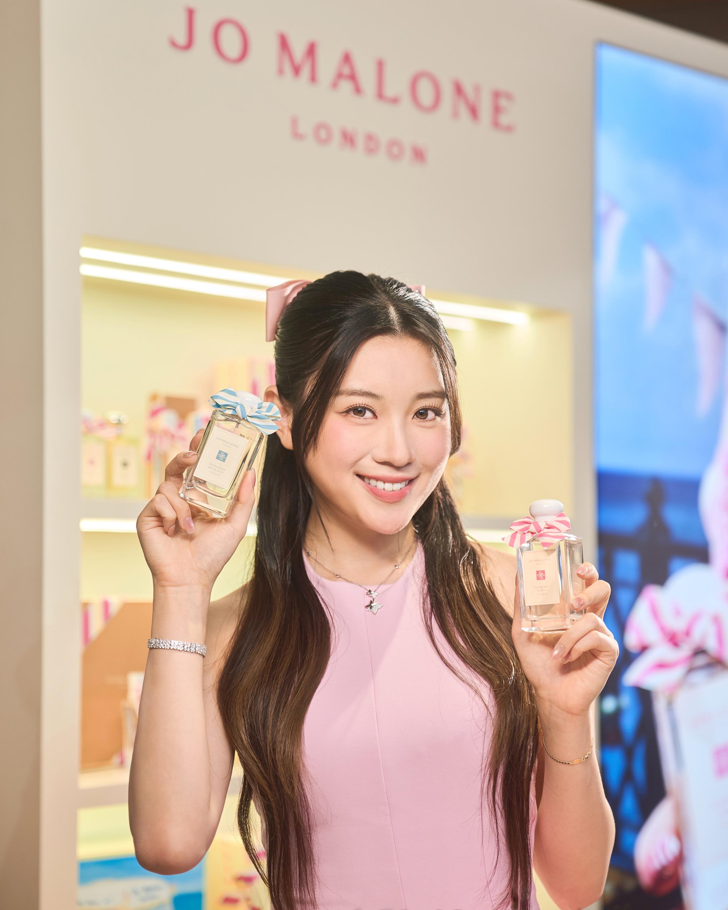 Ivy So與Candy率先參加英倫陶繪吊飾工作坊