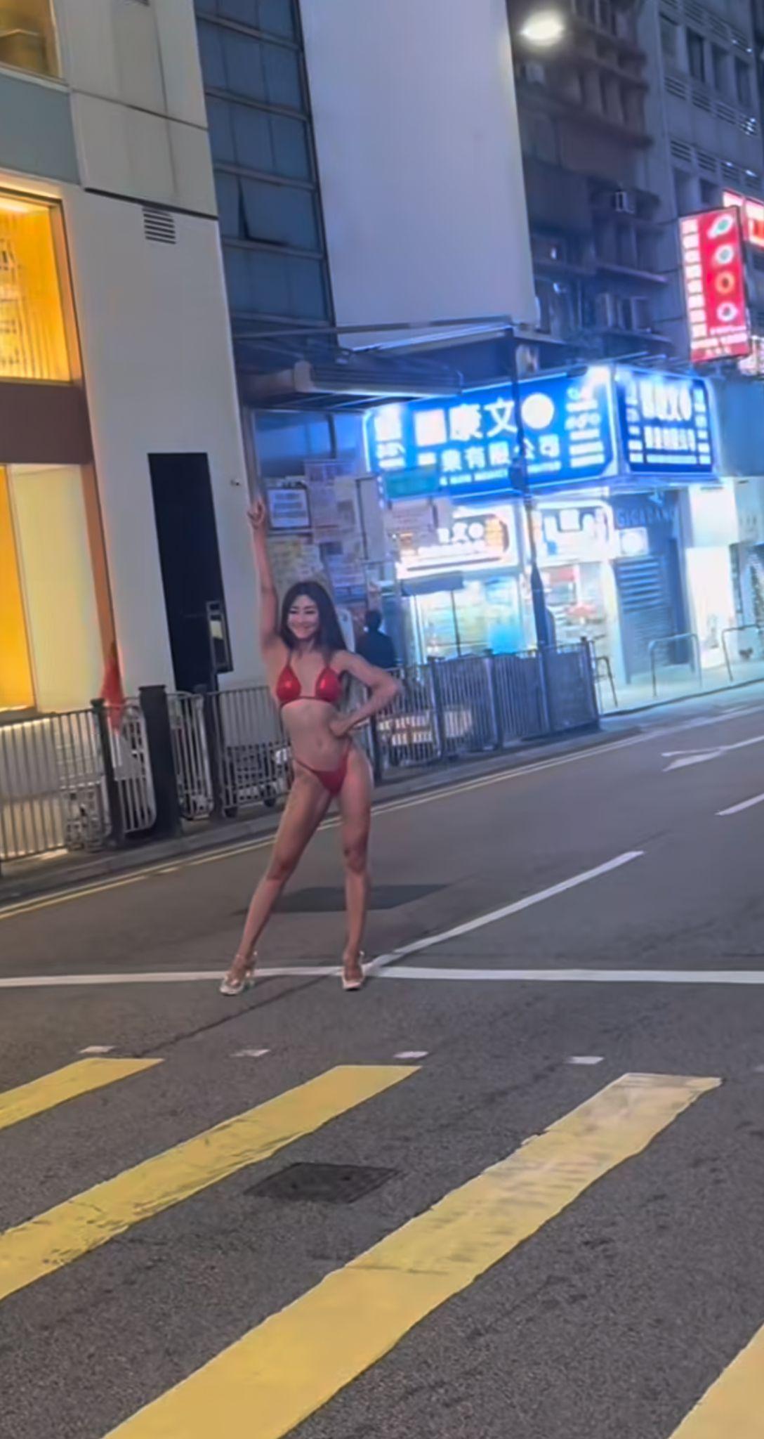 黄榕操出一身肌肉,近日在中環鬧市曬成果。