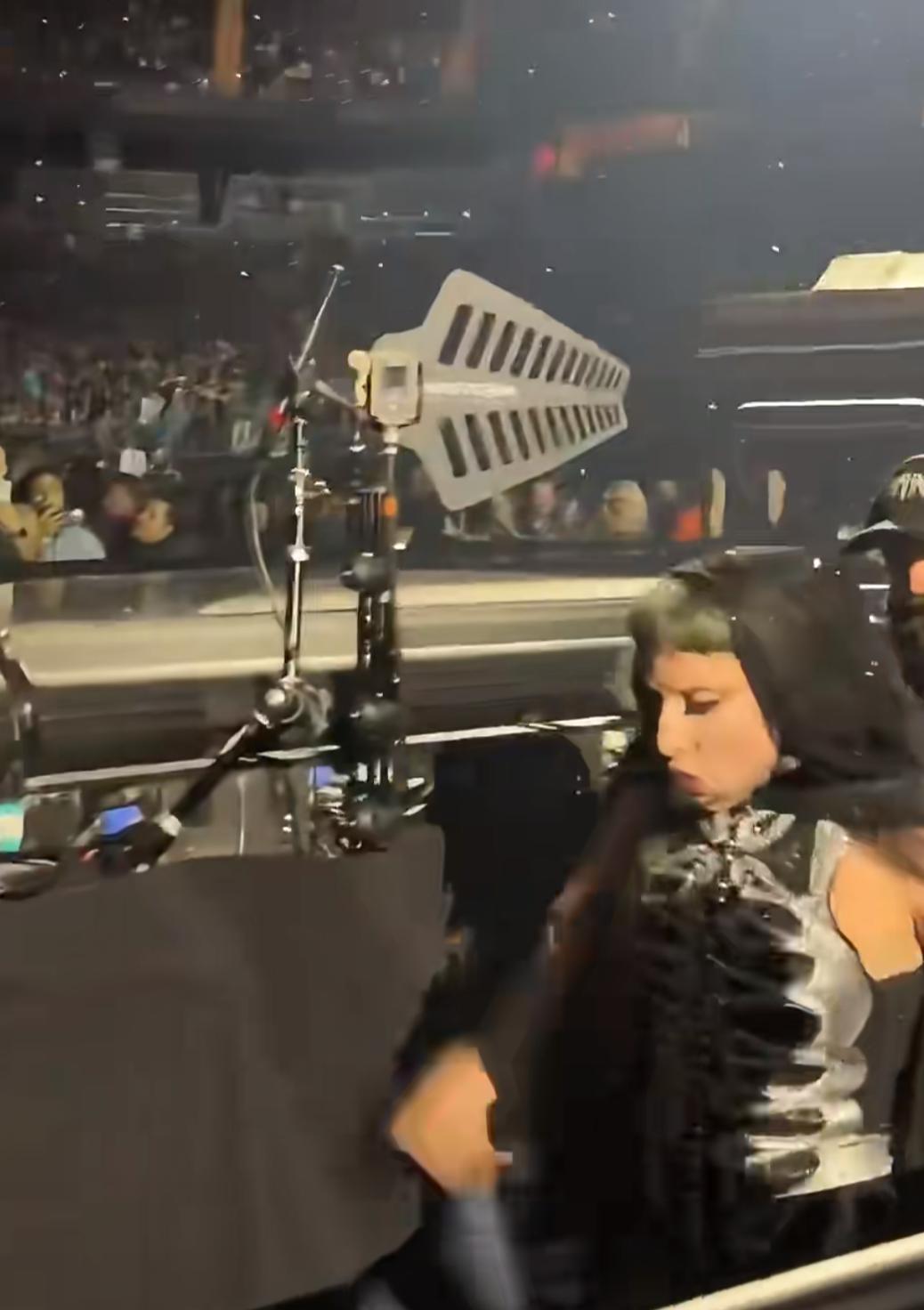 最近有網民在小紅書分享Lady Gaga於本月中在美國拉斯維加斯舉行巡迴演唱會的演出影片。