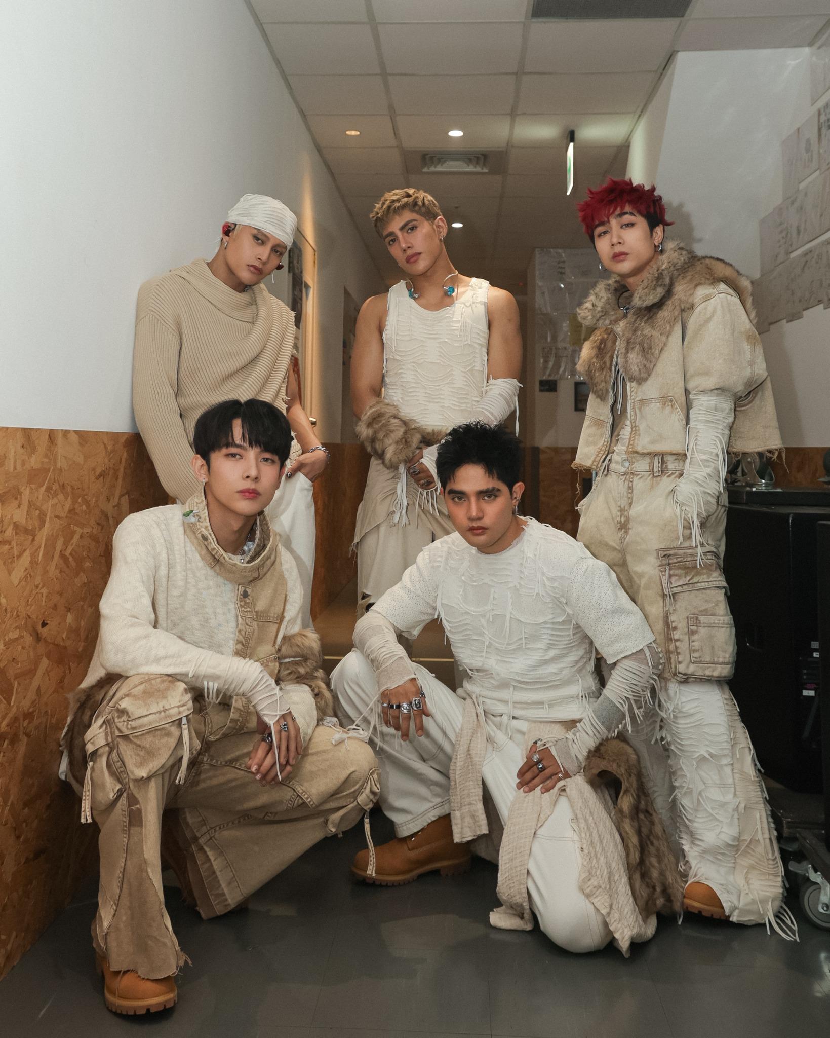 有「菲律賓Mirror」之稱的菲律賓人氣天團「SB19」早前宣布,將於9月首度來港於麥花臣場館開唱。往年向外傭派發迪士尼樂園門票的李嘉誠基金會今日(2日)宣布,將會購買部分門票,並透過非政府機構向外籍家庭傭工提供。(網上圖片)