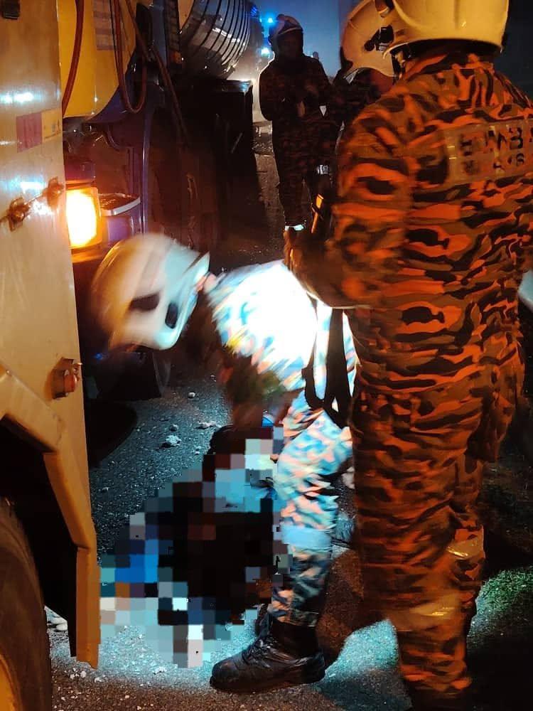 馬來西亞嚴重車禍在柔佛州亞依淡鎮發生。(JBPM Johor FB)