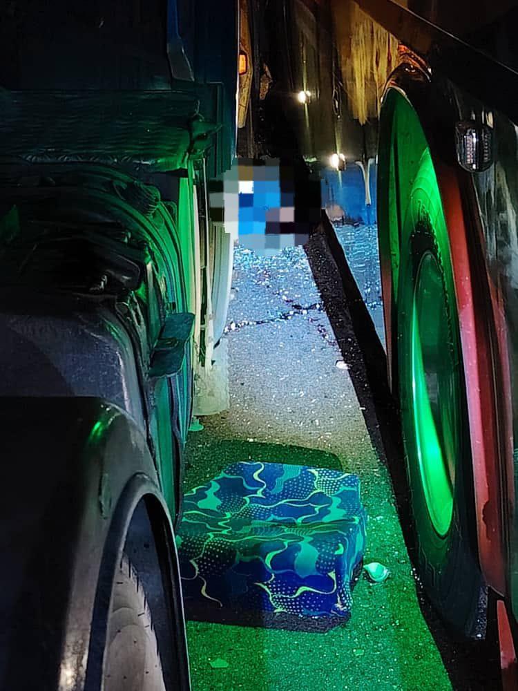 馬來西亞嚴重車禍,救援行動持續到凌晨3時3分完全結束。(JBPM Johor FB)