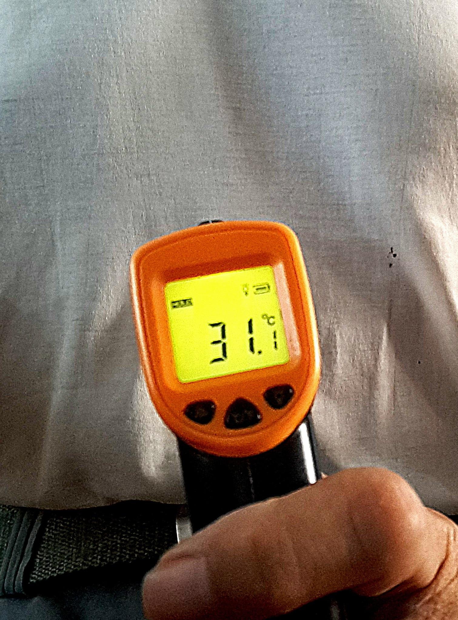 林超英表示,微濕的汗衣在風吹之下,達到濕球溫度,比氣溫低兩度左右。(林超英Facebook)