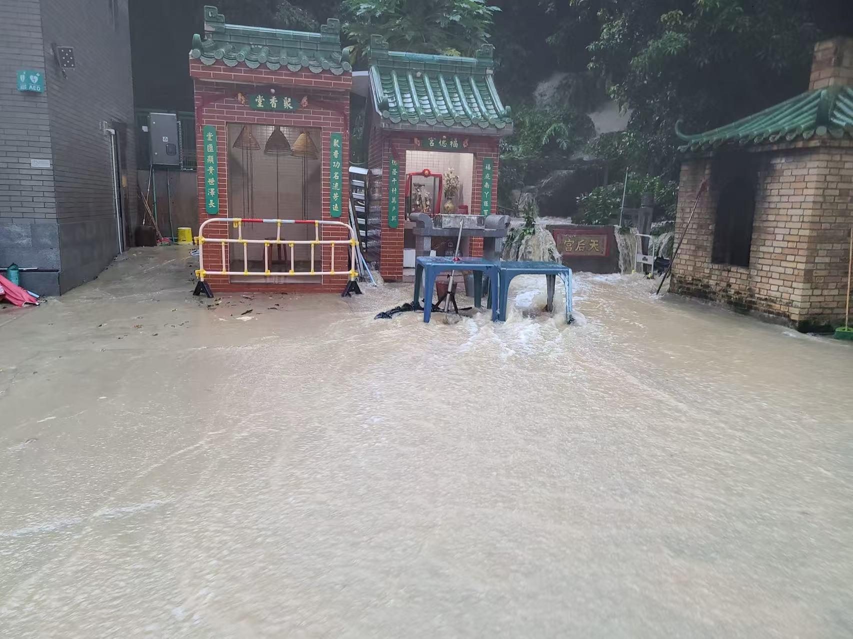 黑雨|南丫島索罟灣天后宮水浸(新界地區生活連線fb)