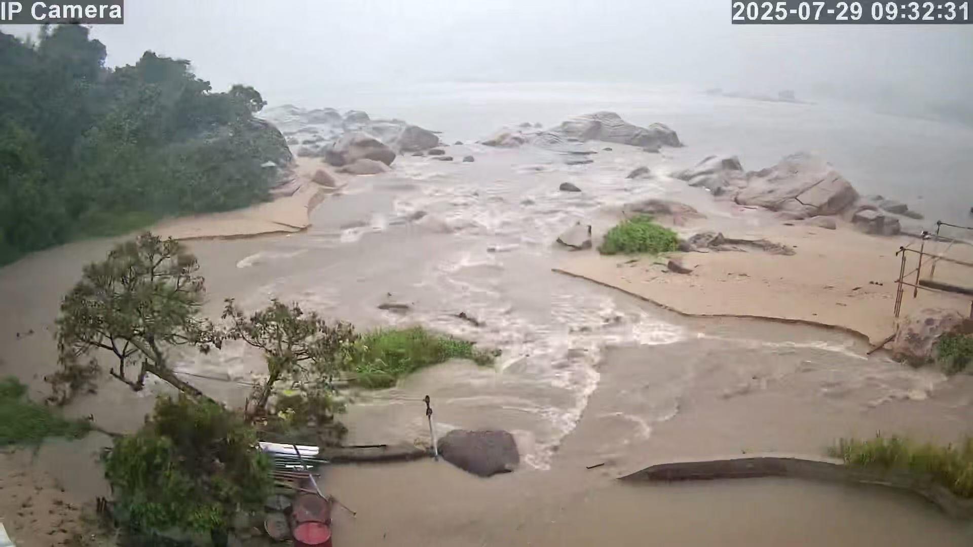 黑雨|南丫島東澳灣水浸(新界地區生活連線fb)