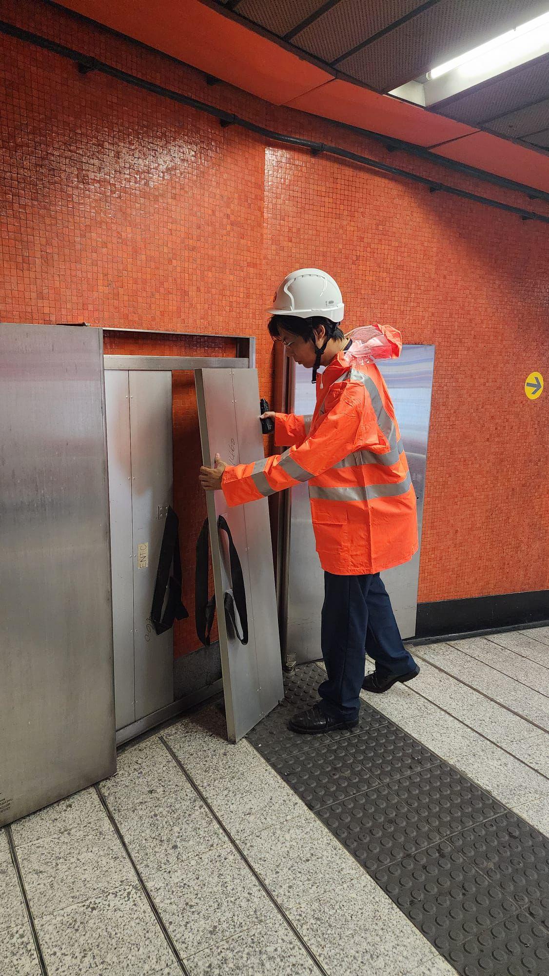 港鐵表示,會繼續密切監察各車站及設施的運作情況。(港鐵提供)