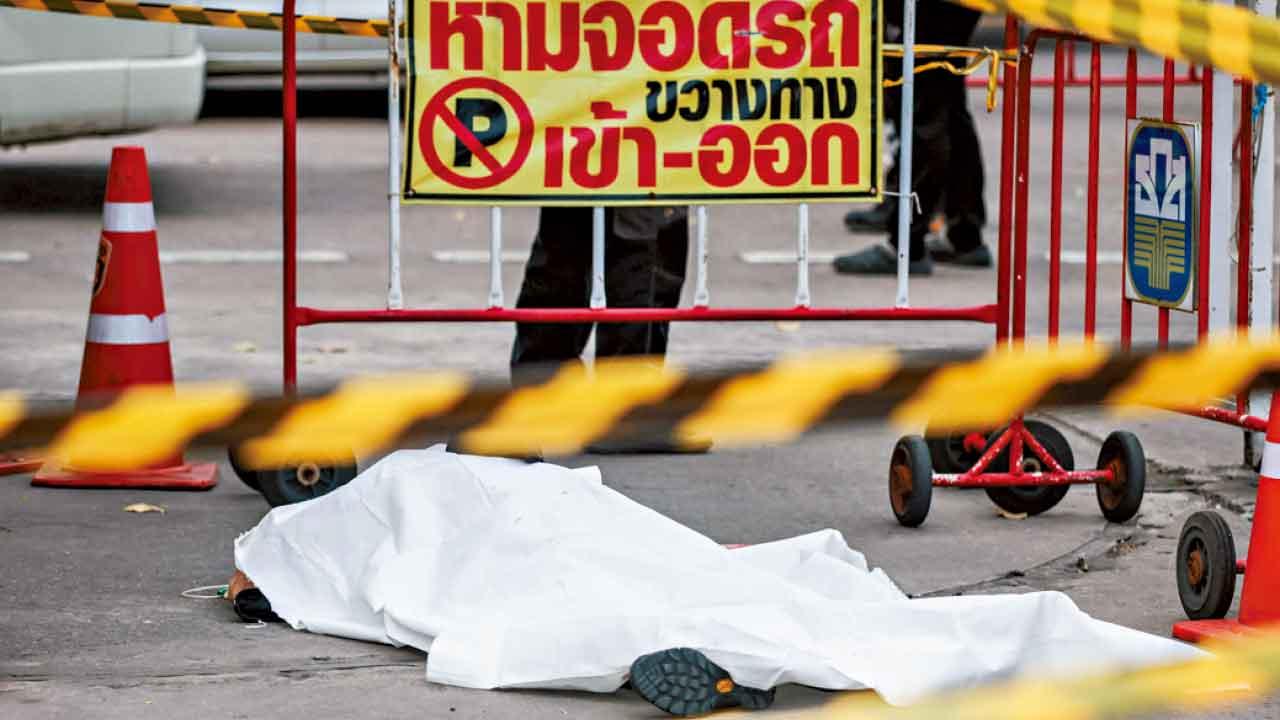 曼谷槍擊 一名死者伏屍市場的停車場