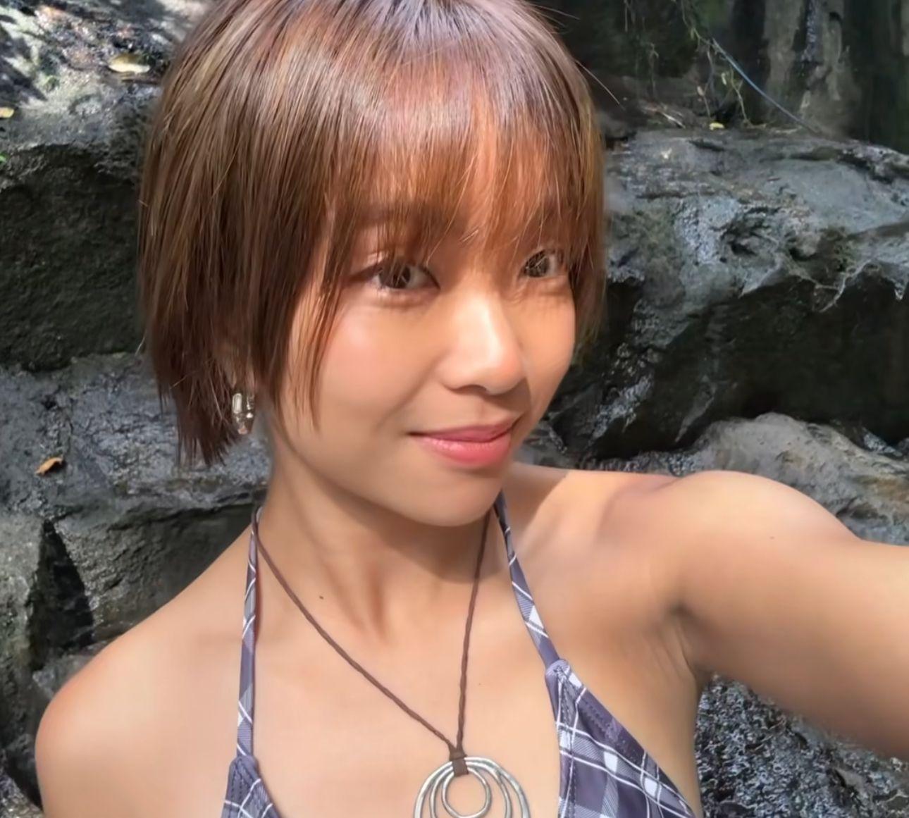 moon tang激罕性感示人。