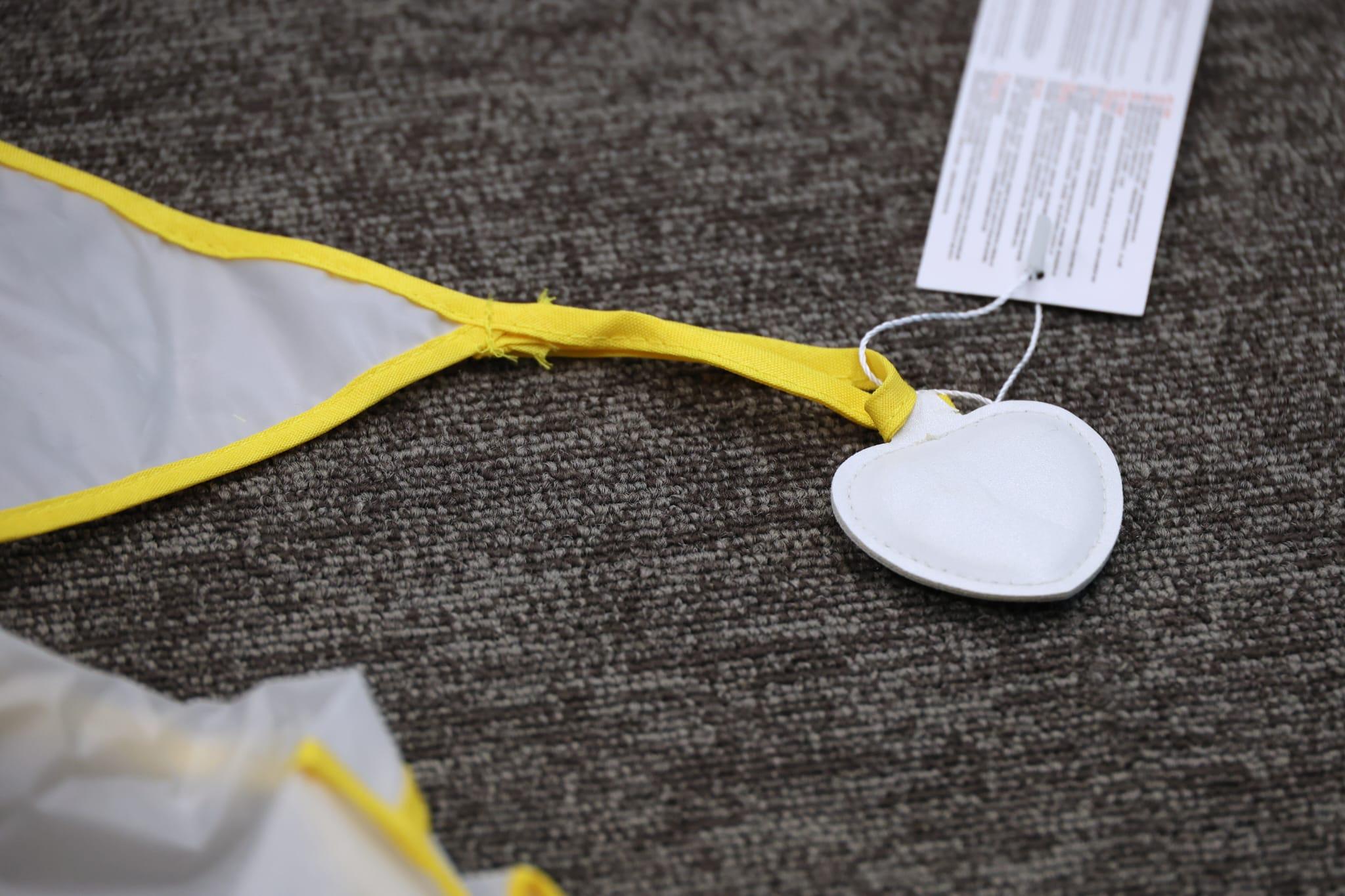 消費者委員會測試市面上14款兒童雨衣及雨披樣本。(林俊源 攝)