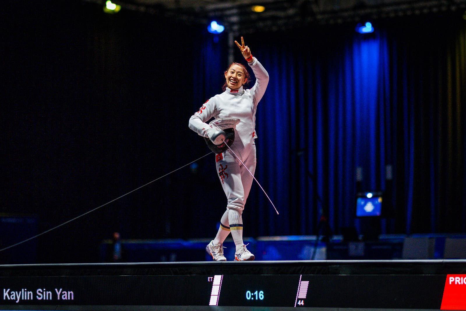 佘繕妡成功衛冕女子重劍奪港隊首金。(世大運官網)