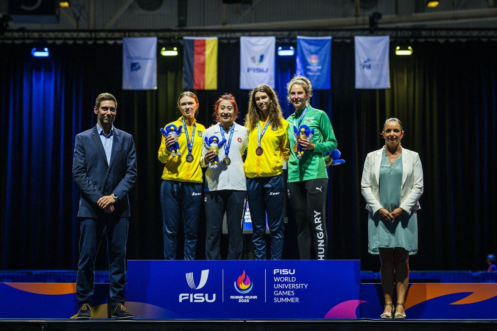 佘繕妡成功衛冕女子重劍奪港隊首金。(世大運官網)