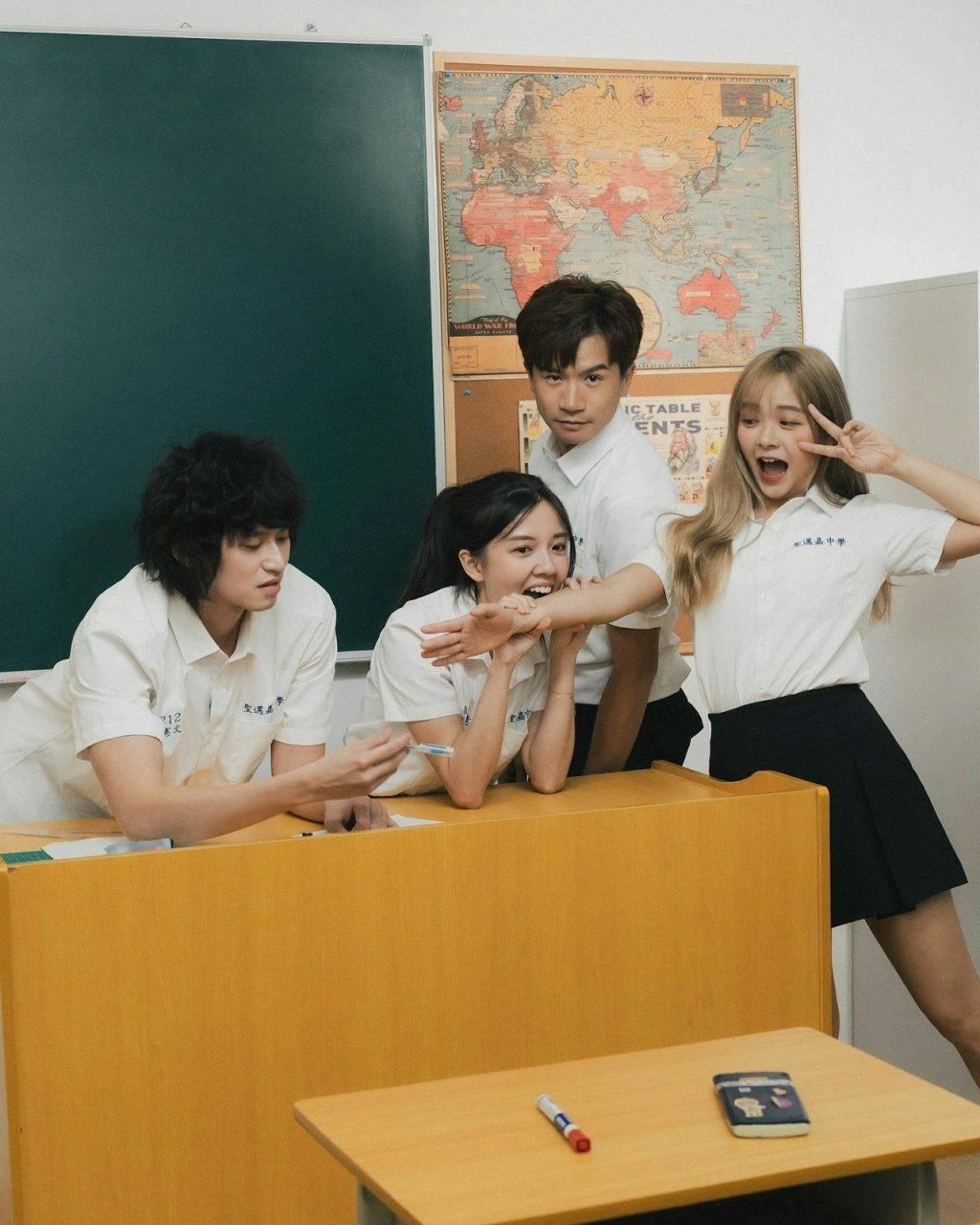 李文意曾與釗峰合作拍短片。