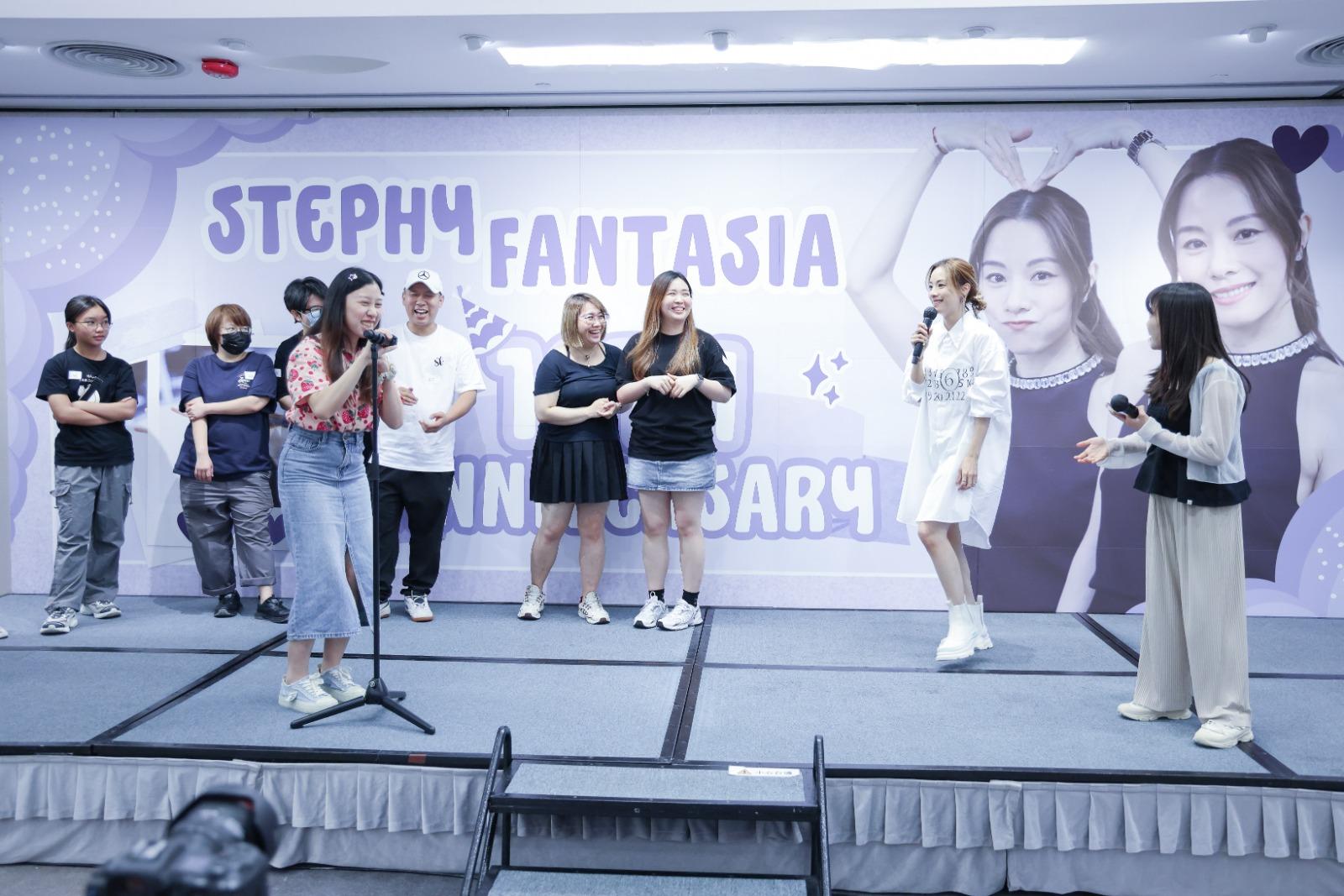 Stephy席上與歌迷大玩遊戲及近距離接觸。