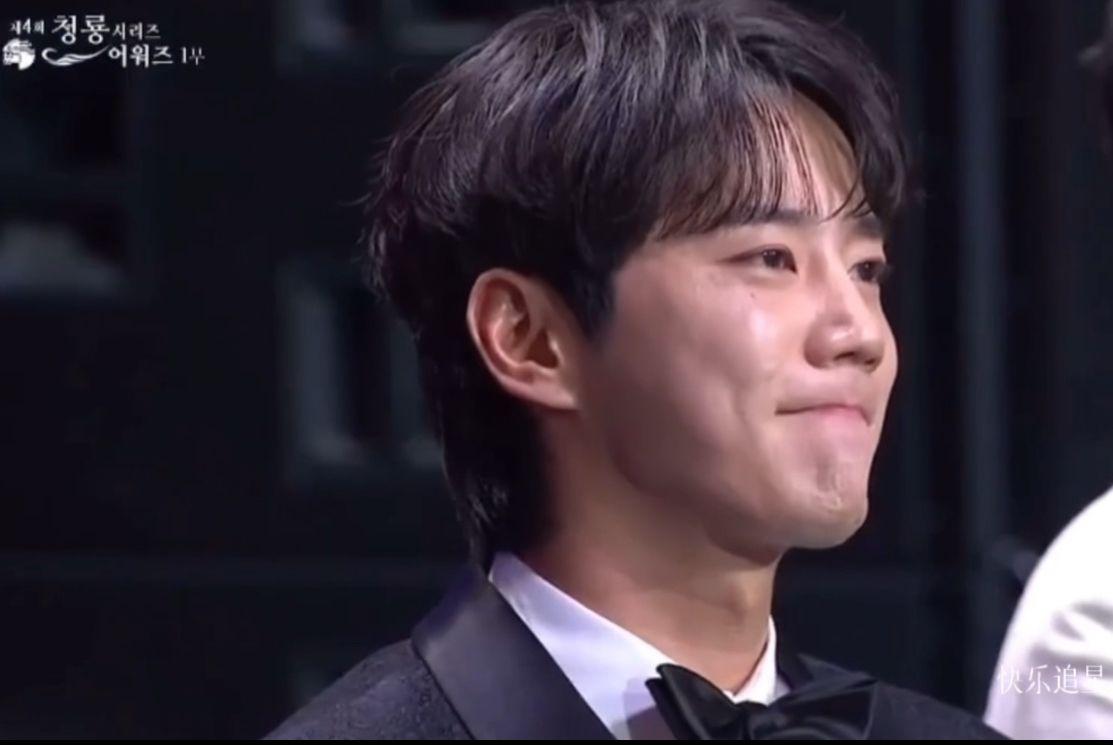 李濬榮在青龍電視劇大獎上聽錯自己得獎。