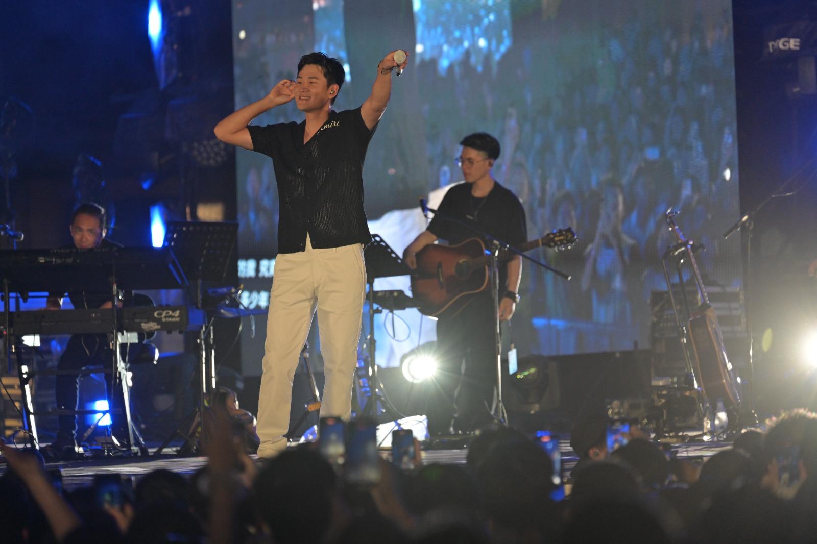 周興哲在香港擁有不少fans。