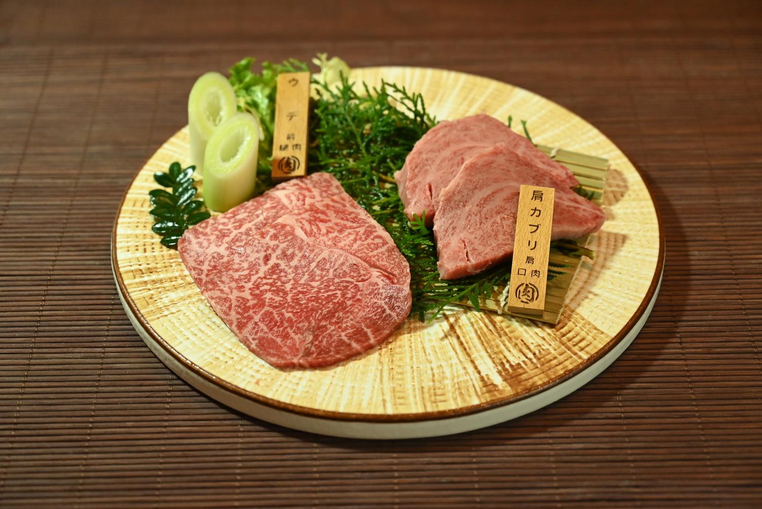 A5宮崎牛二品(肩口肉、前腿肉)