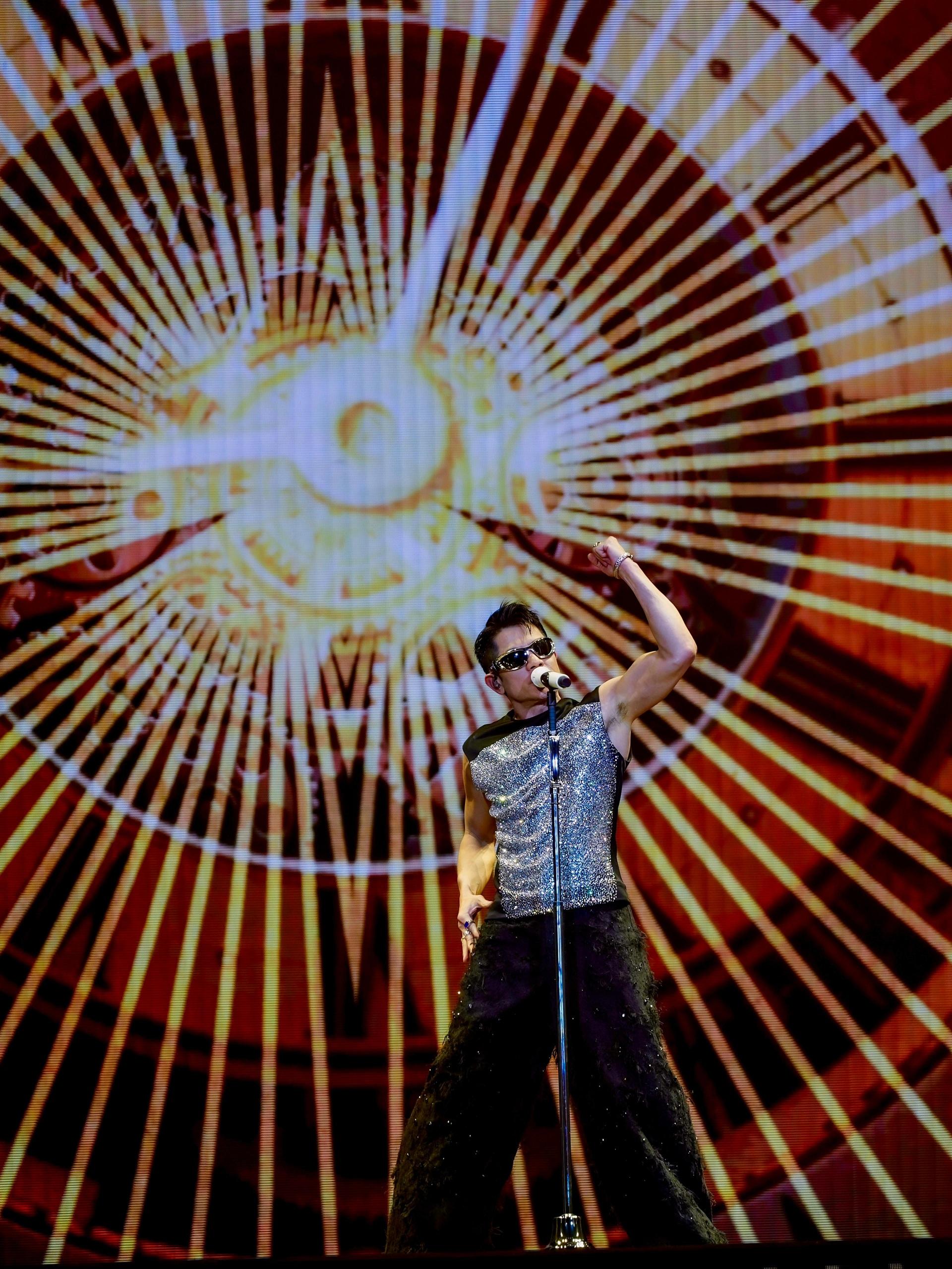 郭富城(城城)於澳門舉行兩場「夢幻舞林演唱會」壓軸篇,請來張叔平打造全新舞衣。