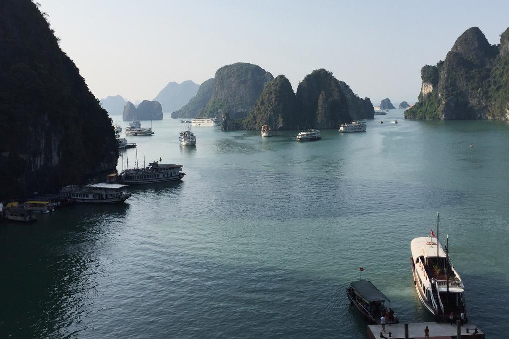 越南下龍灣船難釀最少34死。(美聯社)