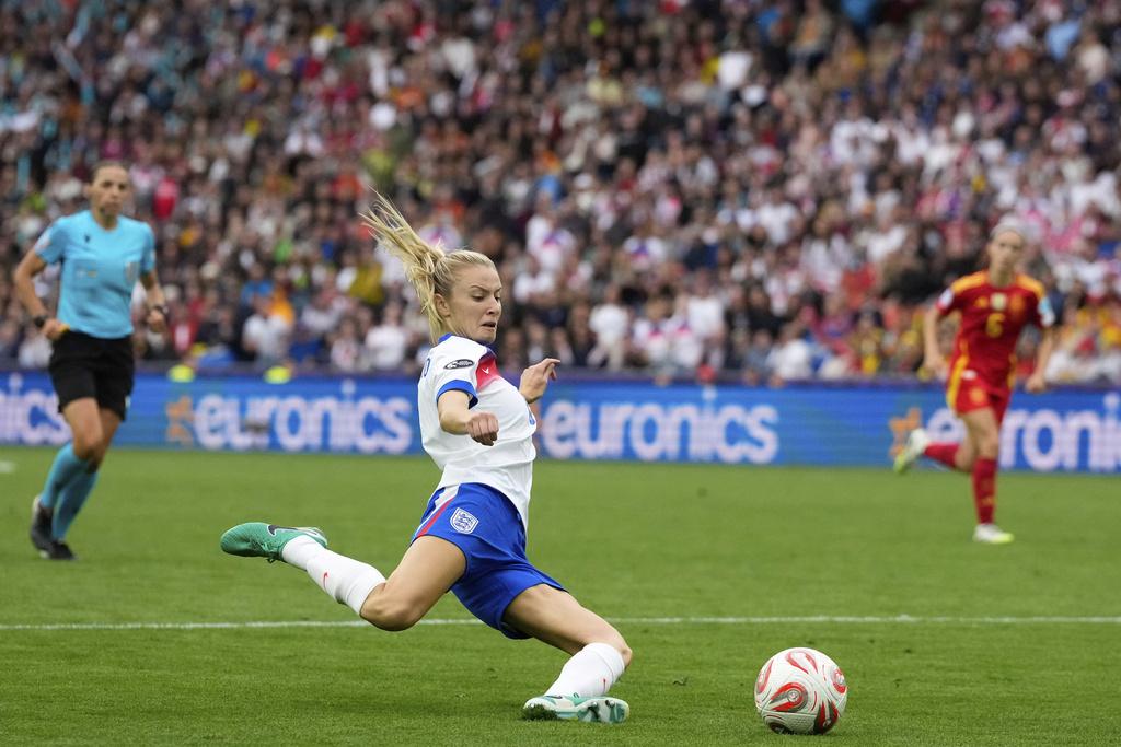 威廉臣(Leah Williamson)場外收入理想。(美聯社)