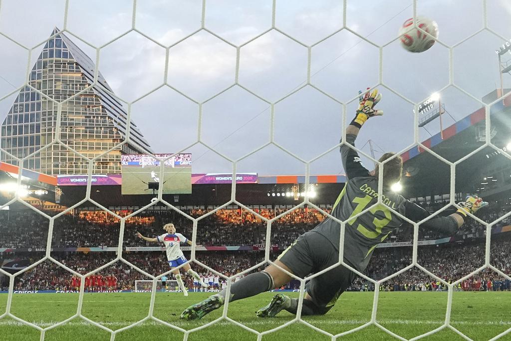 基莉(Chloe Kelly)成為英格蘭女足救世主。(美聯社)