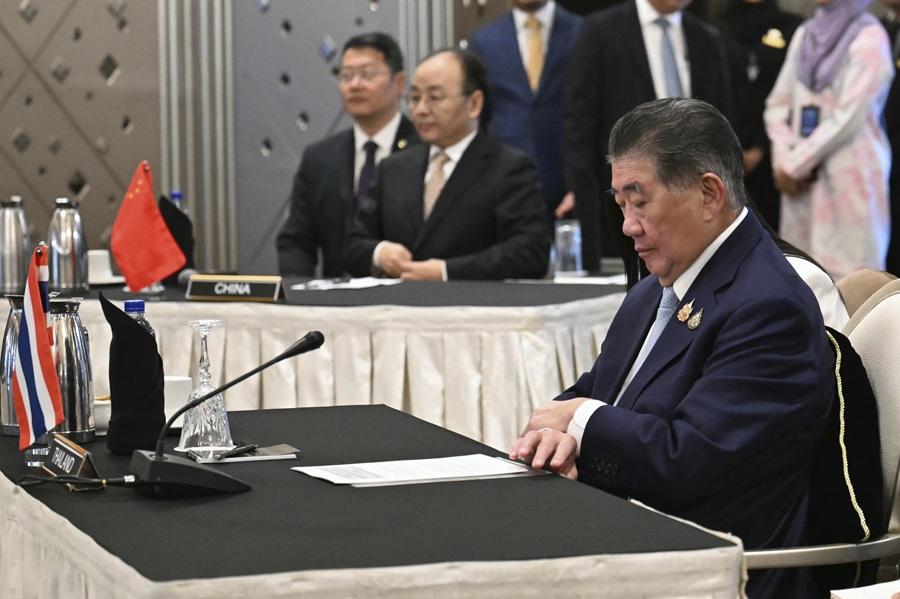 泰柬衝突|泰柬領袖談判後同意立即停火 柬埔寨詐騙園區遭炮轟(有片)